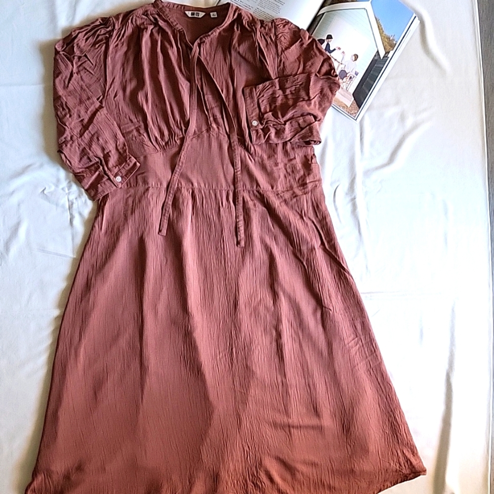 Lemaire x Uniqlo Viscose Bow Tie 3/4 Sleeve Dress - Picture 6 of 10